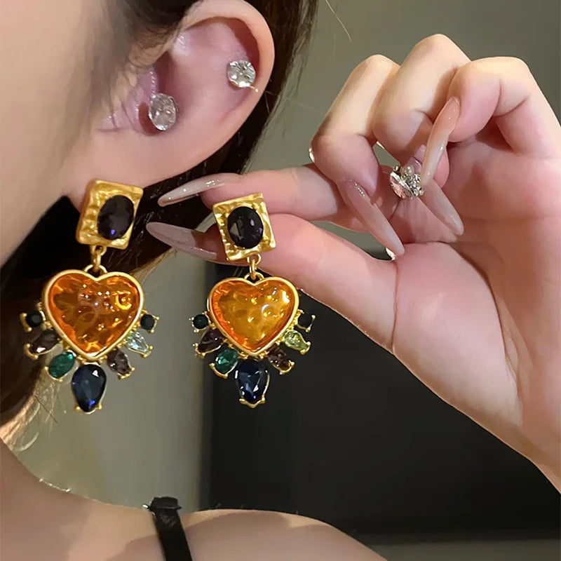 Heart-shaped Gemmed Retro Earrings