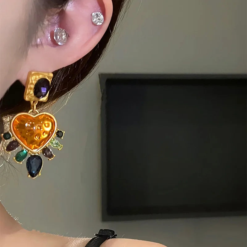 Heart-shaped Gemmed Retro Earrings